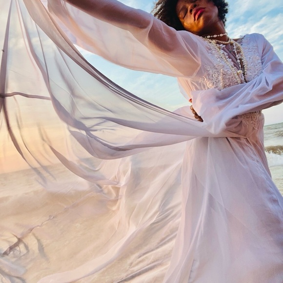 Chiffon beaded Beach wedding gown size medium - Picture 3 of 6